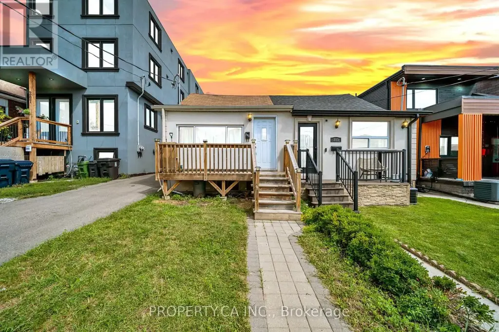 285 Robina Avenue, Toronto (Oakwood Village)