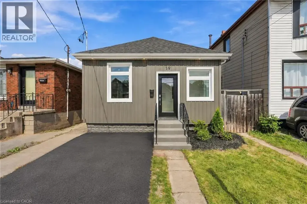 19 Vansitmart Avenue, Hamilton