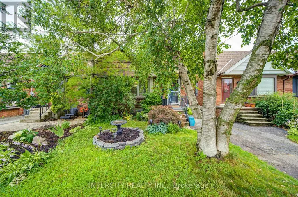256 Blantyre Avenue, Toronto (Birchcliffe-Cliffside)