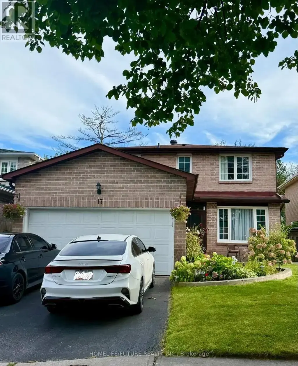 17 Chadwick Drive, Ajax (Central)