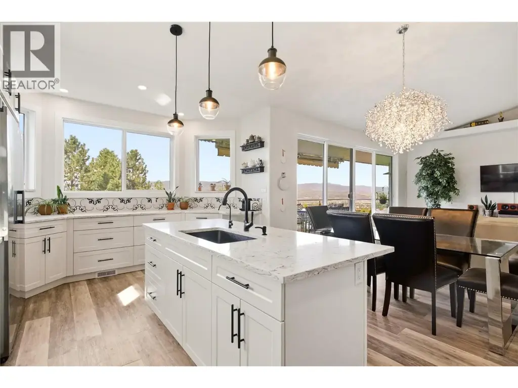 724 Lone Pine Drive, Kelowna