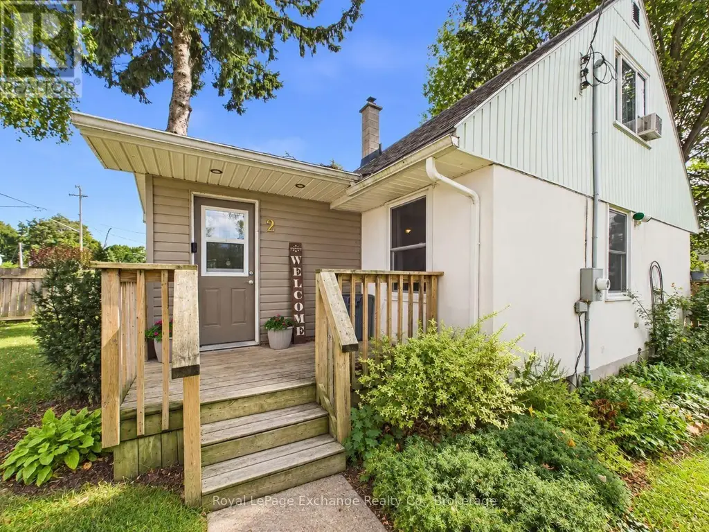 2 Regina Road, Huron East (Vanastra)