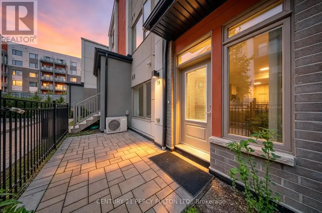 Th 19 - 70 Orchid Place Drive, Toronto (Malvern)