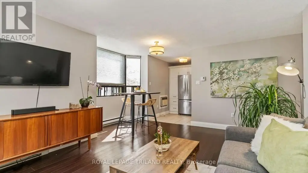 301 - 75 Huxley Street, London South (South E)