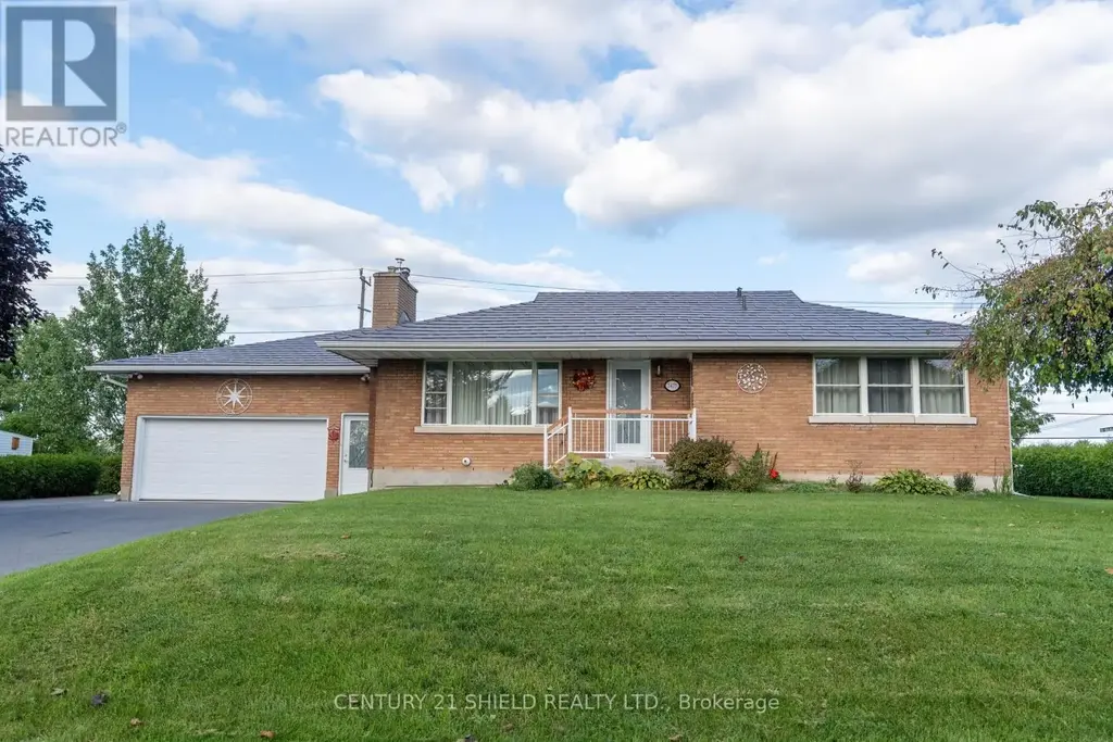 3477 Marydale Avenue, South Stormont