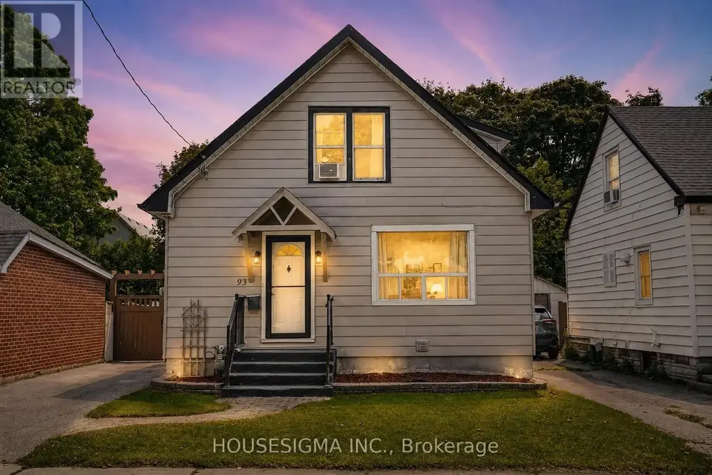 93 Brock Street W, Oshawa (O'Neill)