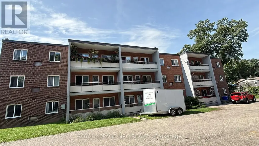 27 - 6035 Murray Street, Niagara Falls (Dorchester)