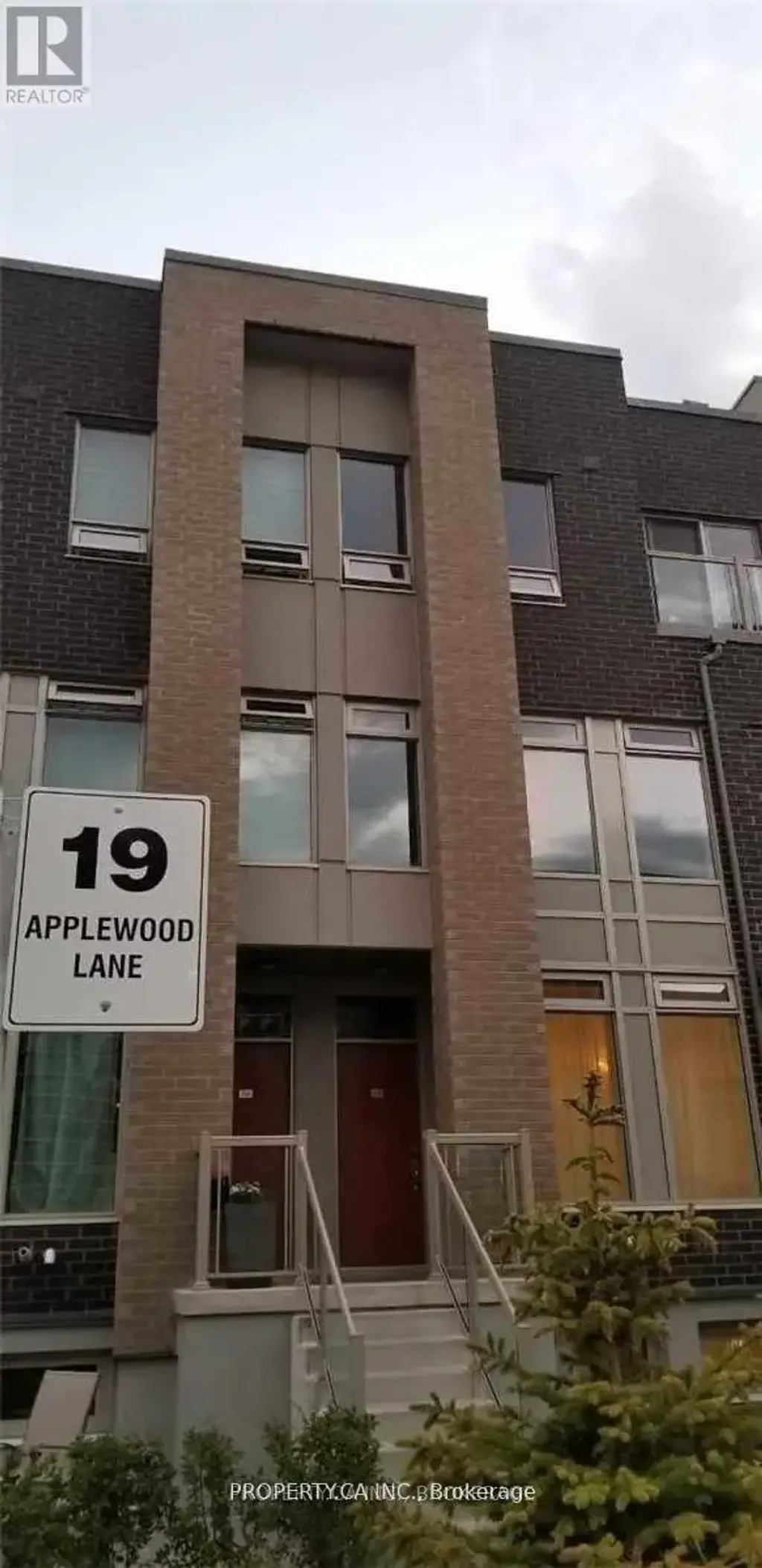 248 - 19 Applewood Lane, Toronto (Etobicoke West Mall)