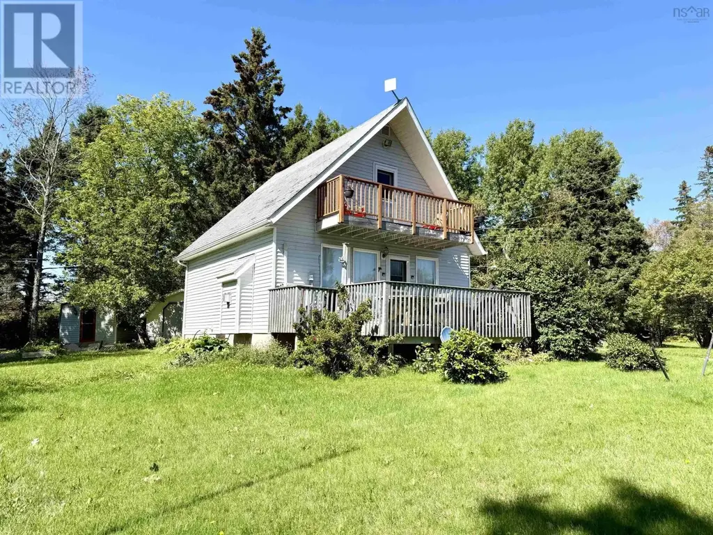 18 Brownell Lane, Amherst Shore