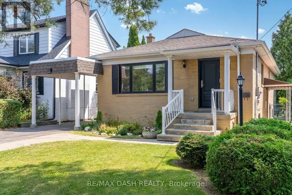 111 Gorman Park Road, Toronto (Clanton Park)