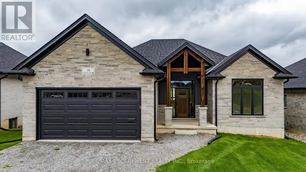 34 Andrew Avenue, Norfolk (Simcoe)