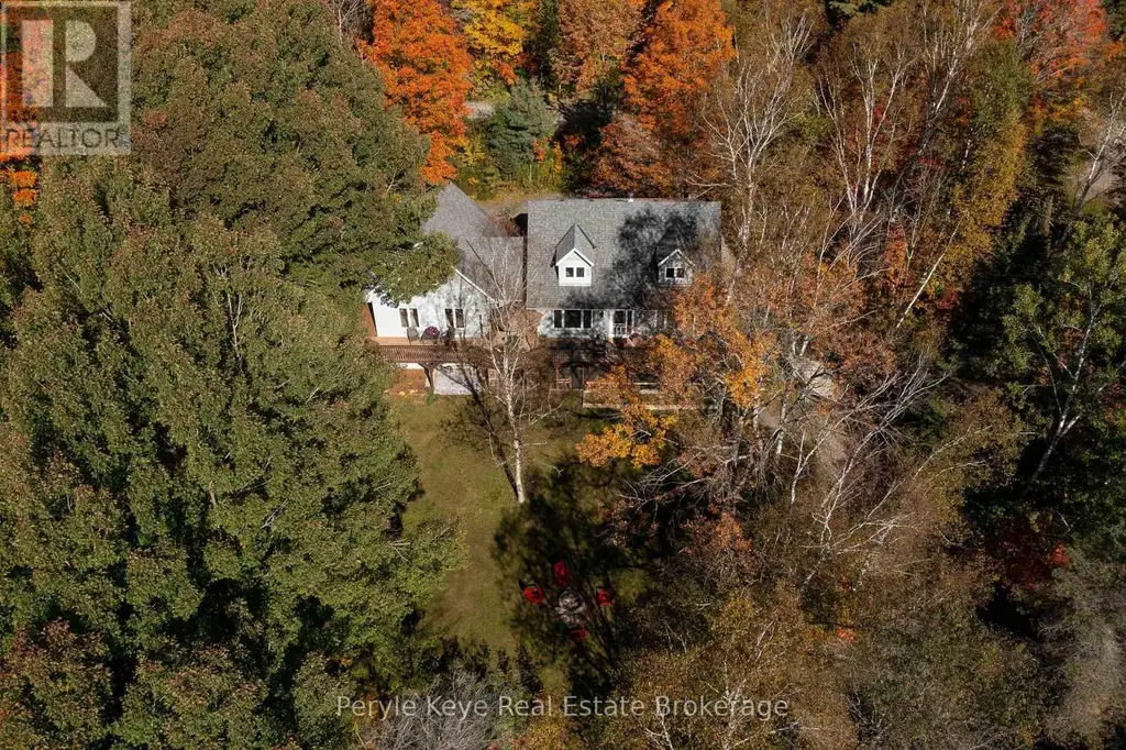 1042 Hillside Crescent, Lake of Bays (Sinclair)
