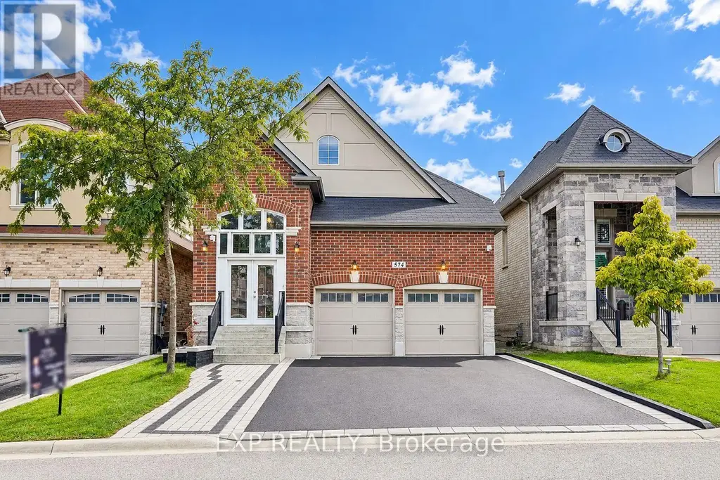 574 Sweetwater Crescent, Newmarket (Glenway Estates)