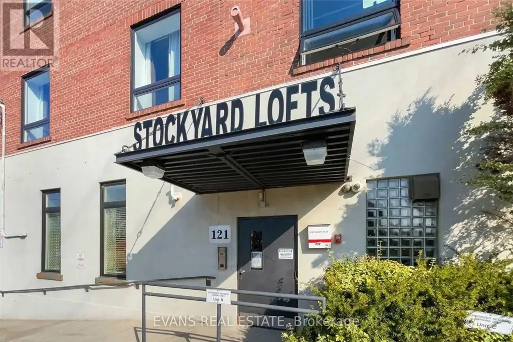 22 - 121 Prescott Avenue, Toronto (Weston-Pellam Park)