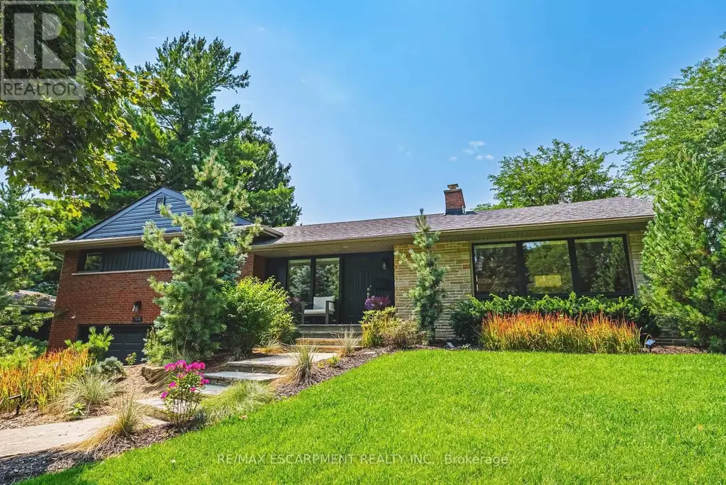 794 Falcon Boulevard, Burlington (LaSalle)