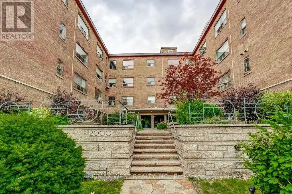 203 - 2000 Bloor Street W, Toronto (High Park North)