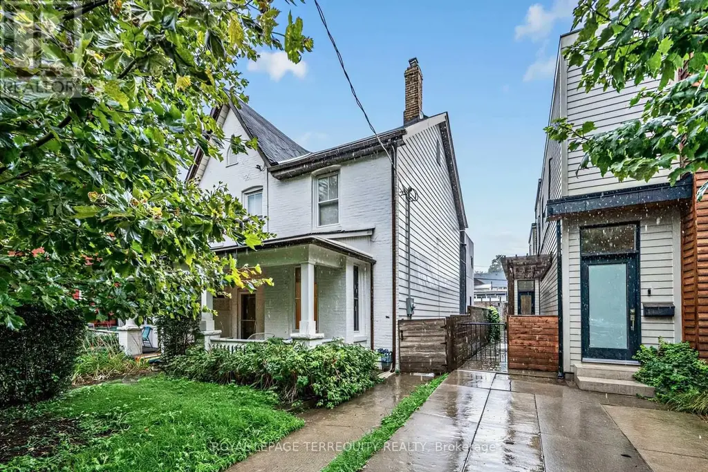 16 Fennings Street, Toronto (Trinity-Bellwoods)
