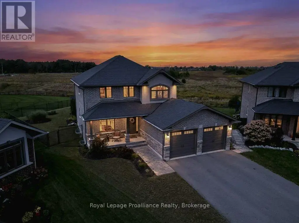 35 Virginia Crescent, Belleville (Thurlow Ward)