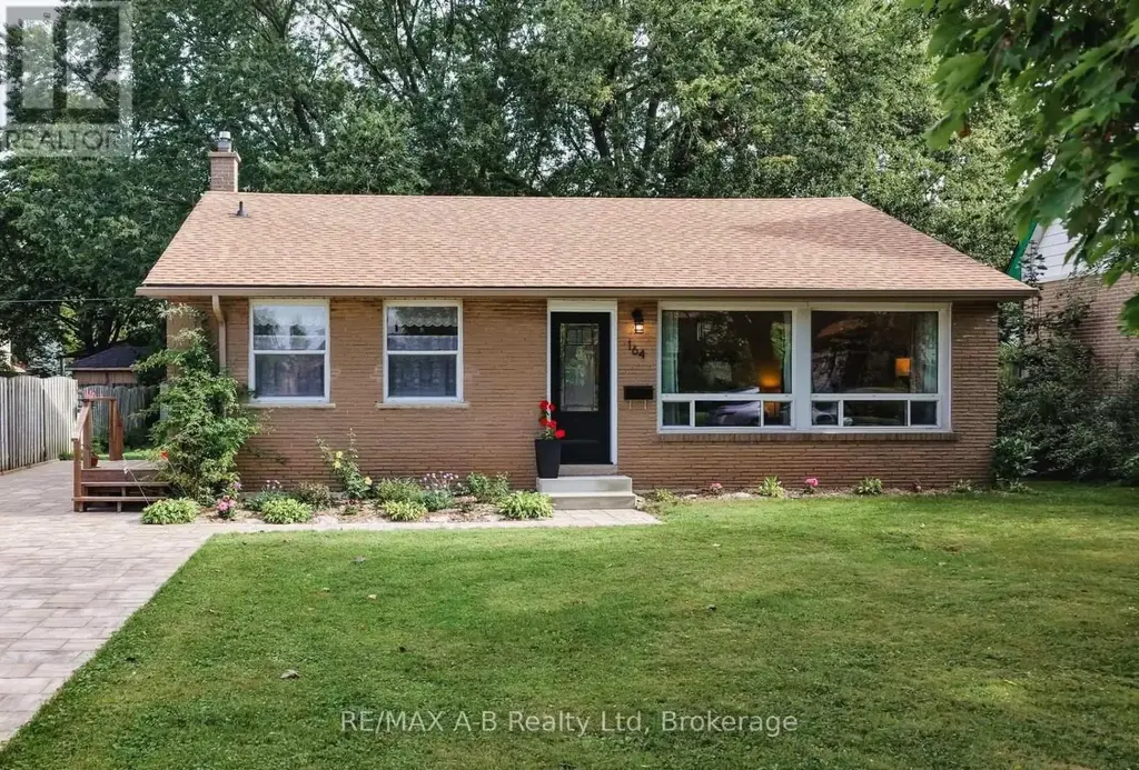 164 Redford Crescent, Stratford