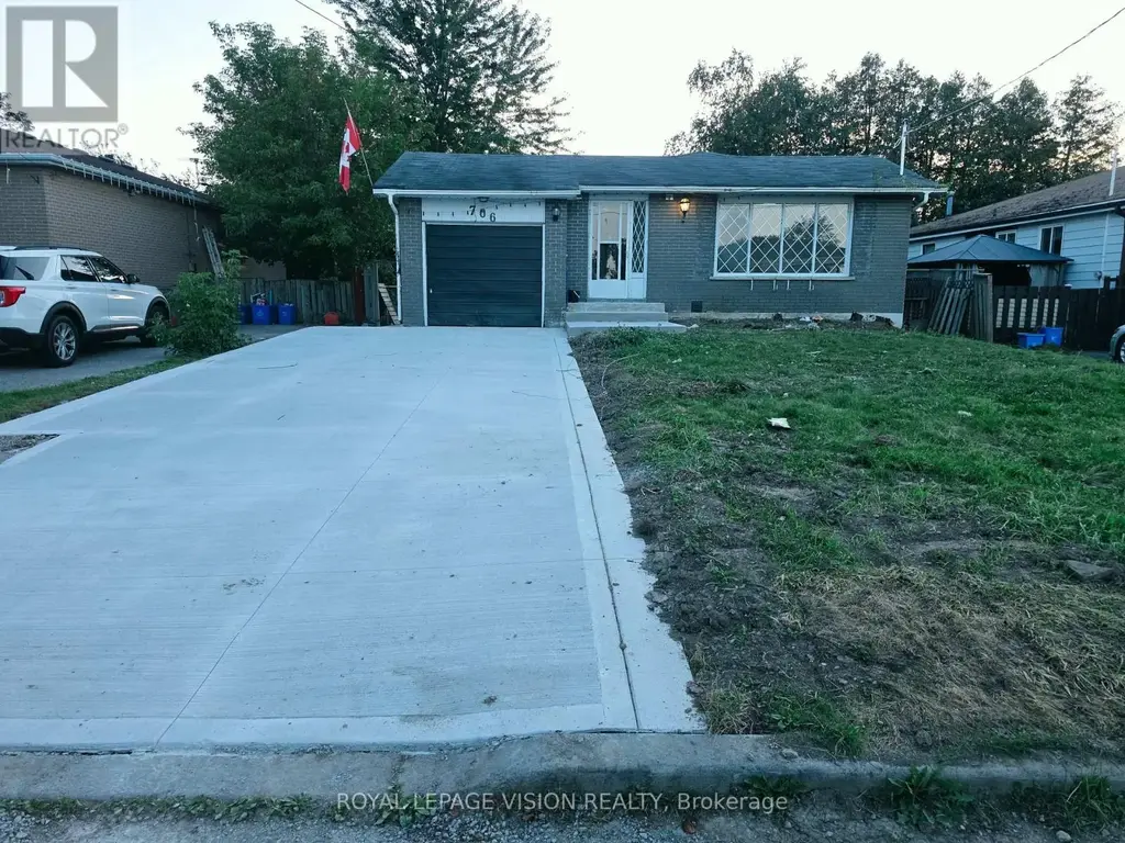 Upper - 706 Leaside Street, Pickering (West Shore)