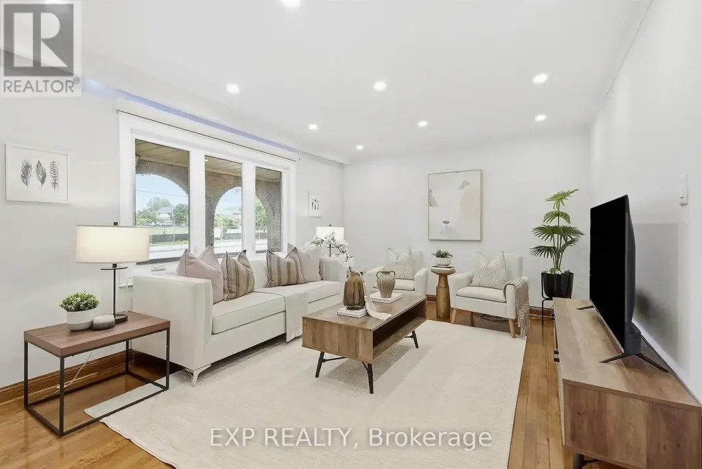 21 Wallasey Avenue, Toronto (Humberlea-Pelmo Park)