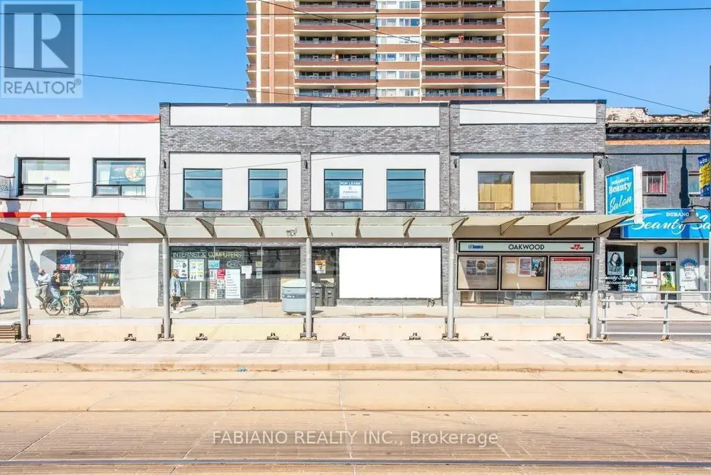 944 St Clair Avenue W, Toronto (Oakwood Village)