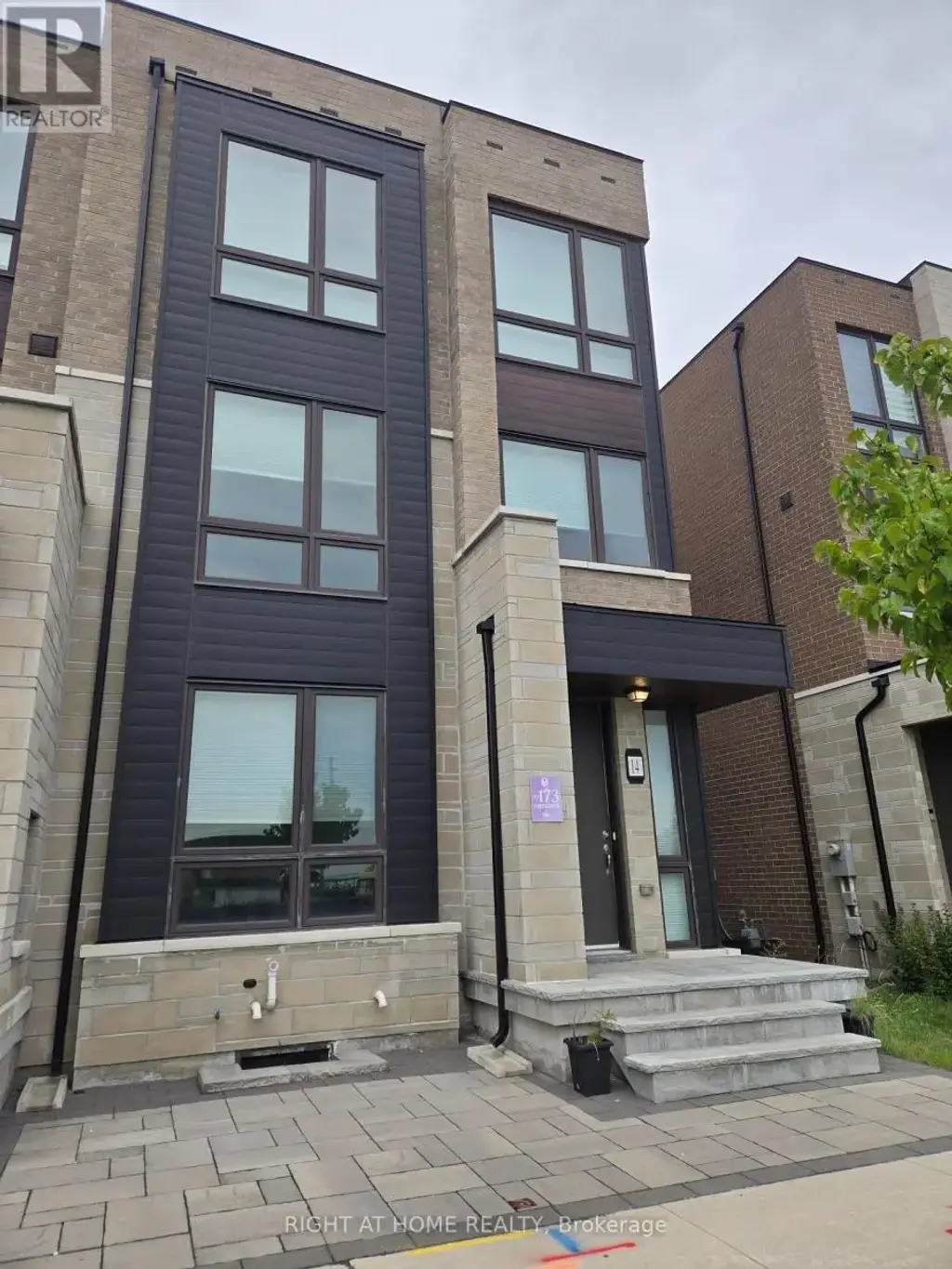 14 Concetta Conte Avenue, Markham (Victoria Square)