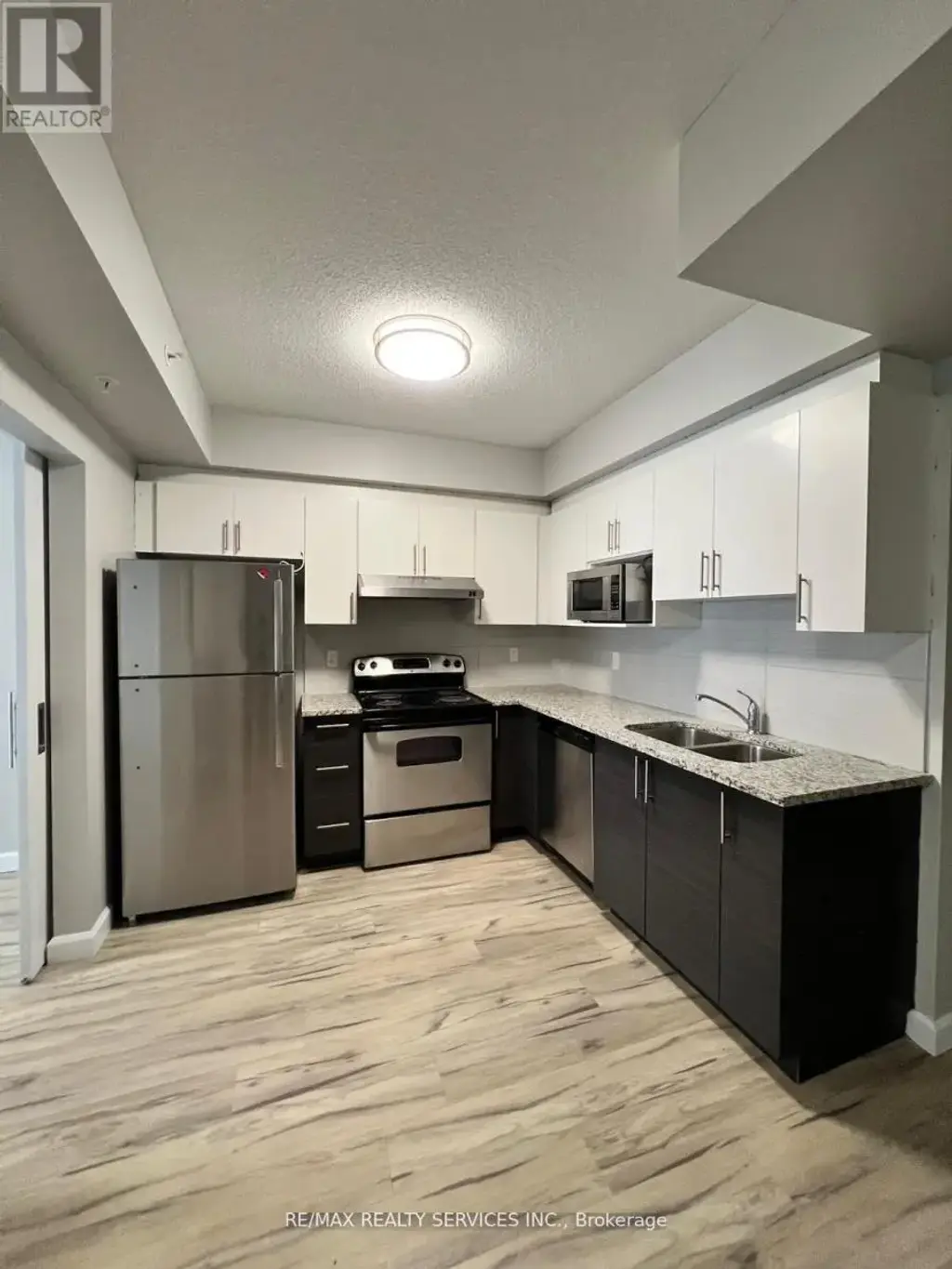 1617 - 258a Sunview Street, Waterloo