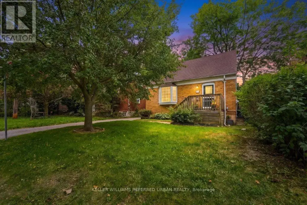 207 Elmhurst Avenue, Toronto (Lansing-Westgate)