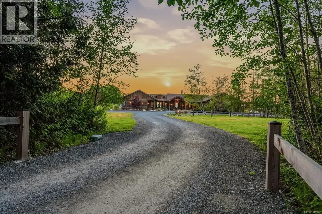 859 Andreef Rd, Qualicum Beach