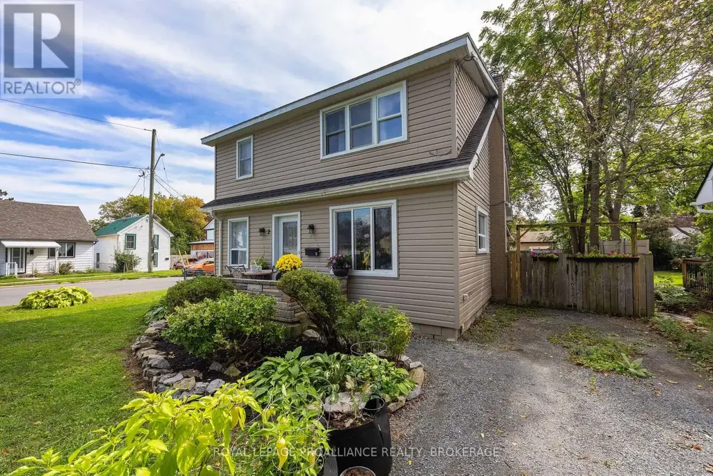 2 Dunkirk Avenue, Kingston (East of Sir John A. Blvd)