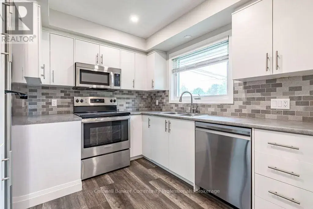 173 West 32nd Street, Hamilton (Westcliffe)