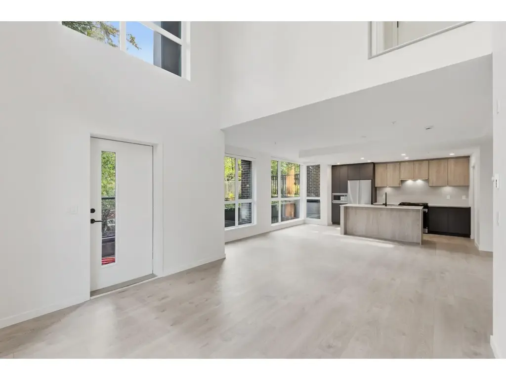 102 6585 195a Street, Surrey
