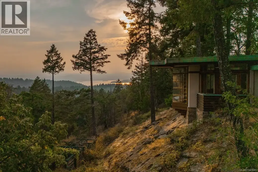 3326 Port Washington Rd, Pender Island