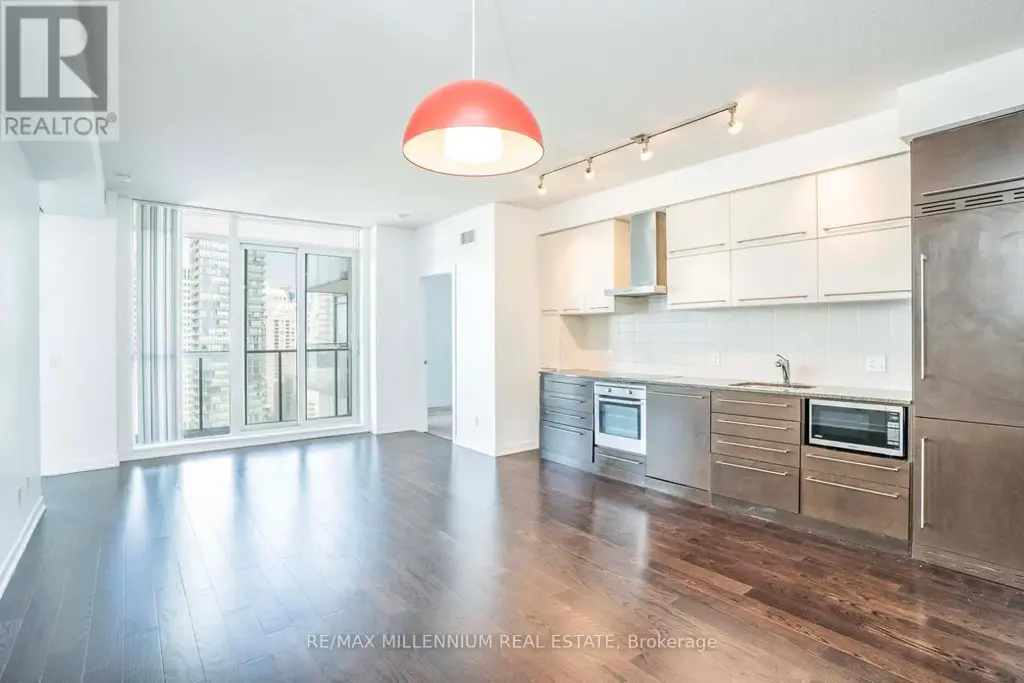 2212 - 770 Bay Street, Toronto (Bay Street Corridor)