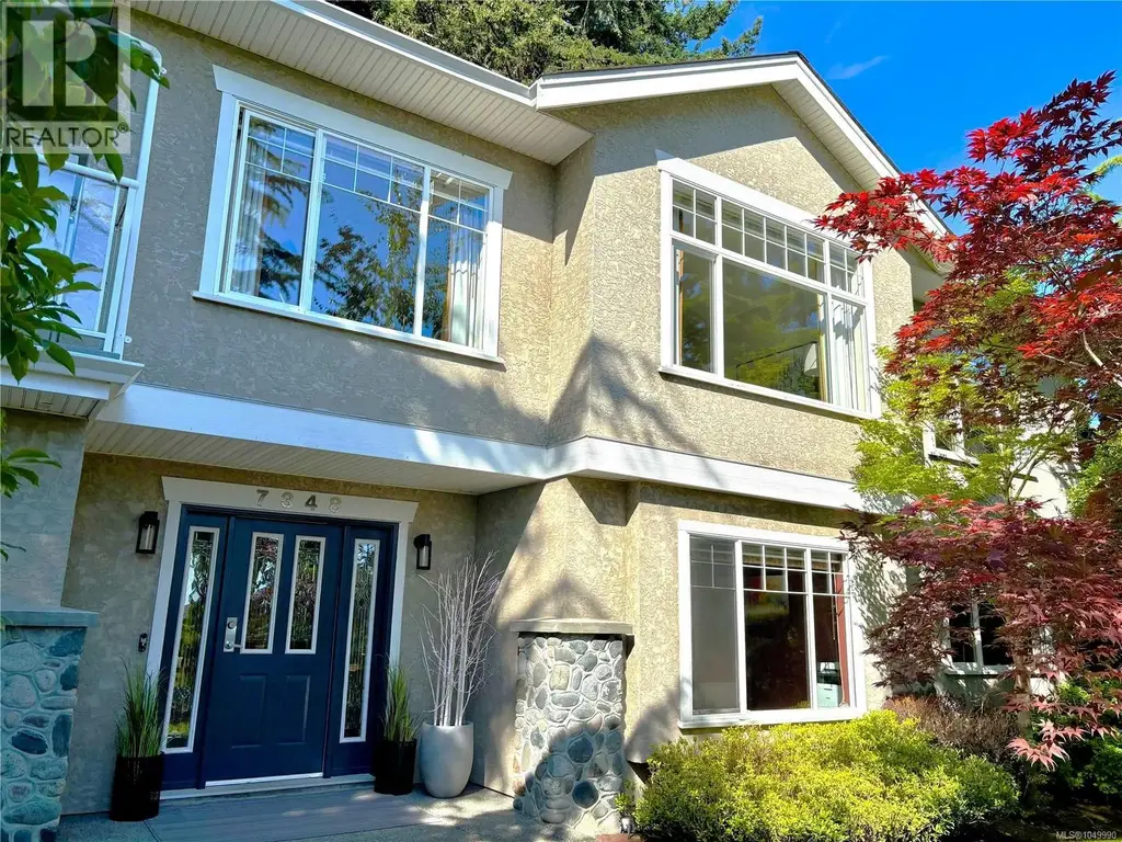 7348 Ridgedown Crt, Central Saanich