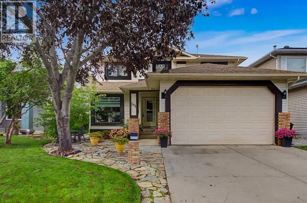 311 Douglasbank Green Se, Calgary