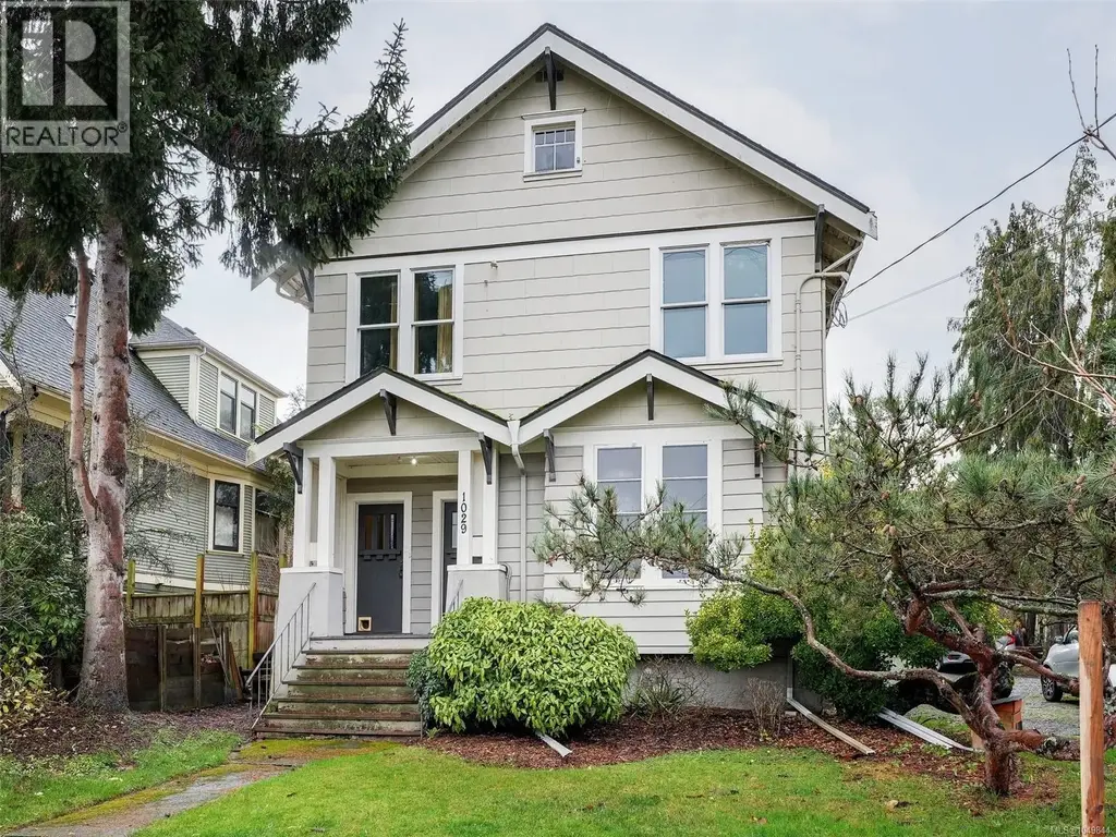 1029 Queens Ave, Victoria