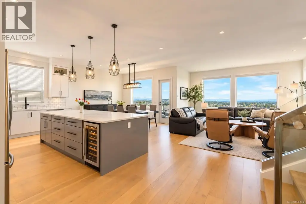 2423 Azurite Cres, Langford