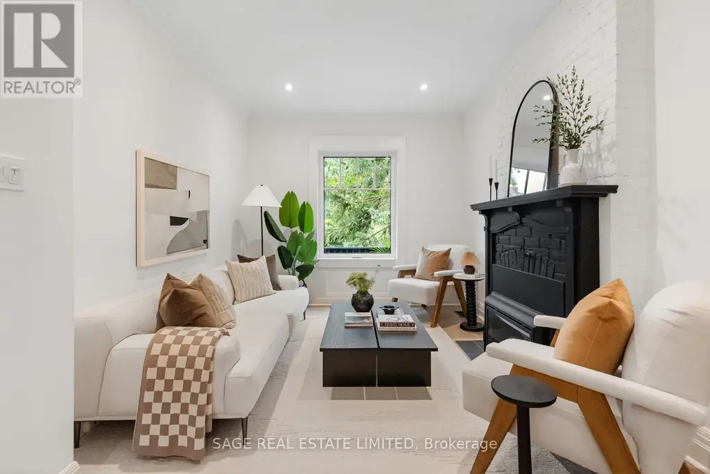 11 Bertmount Avenue, Toronto (South Riverdale)