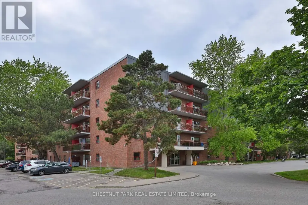 425 - 888 Glen Street, Oshawa (Lakeview)