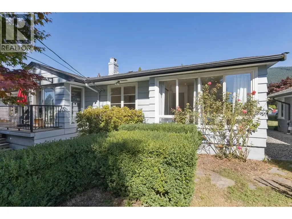915 Wentworth Avenue, North Vancouver