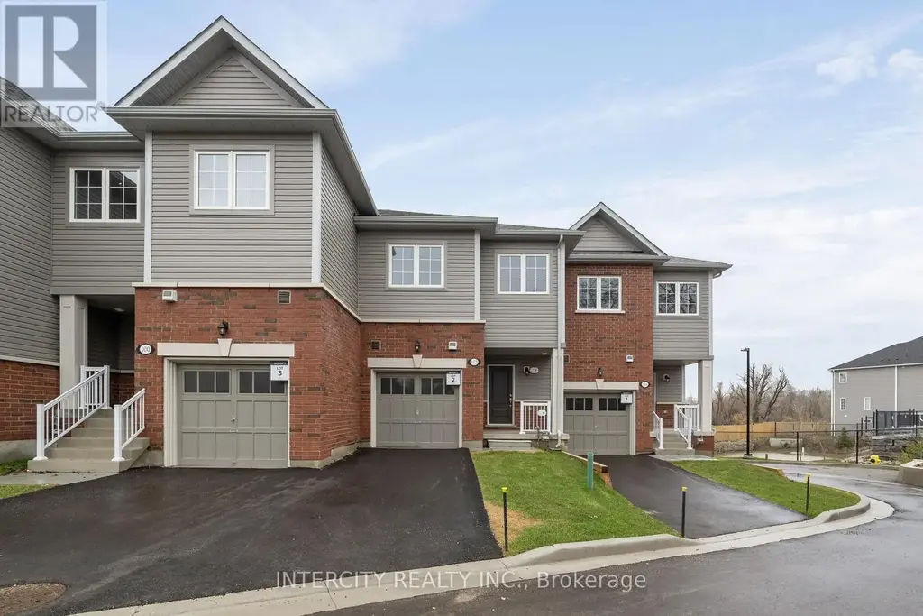 Blk 7 Unit 2 - 102 Walden Drive, Shelburne