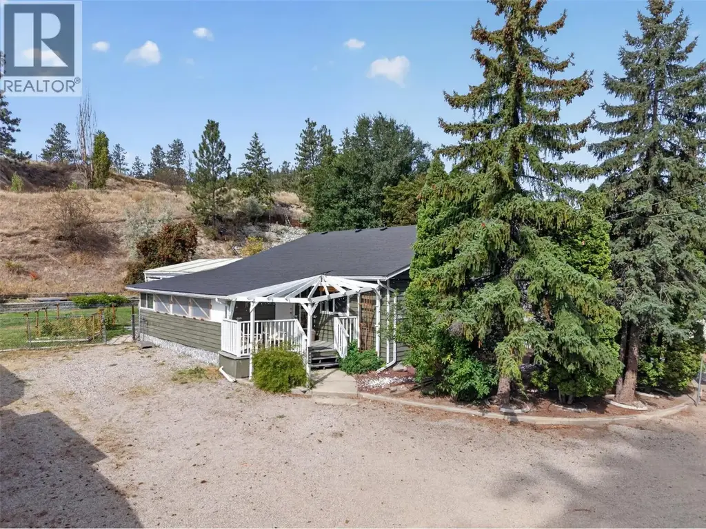 8008 Victoria Road, Summerland