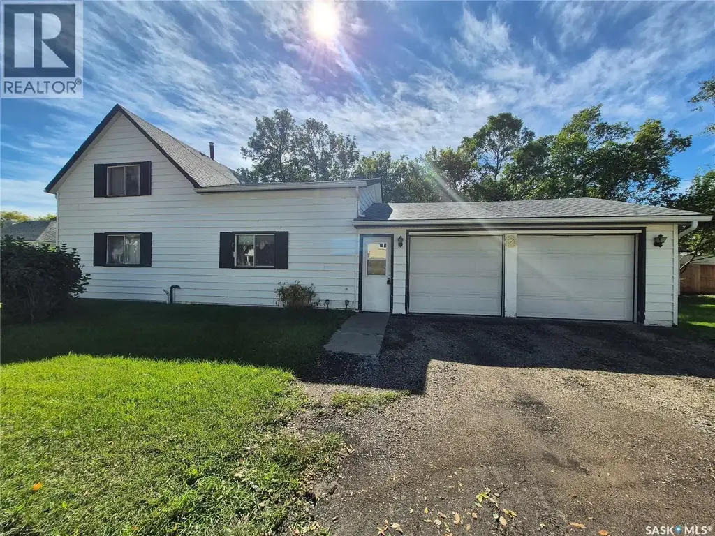 239 9th Street, Weyburn