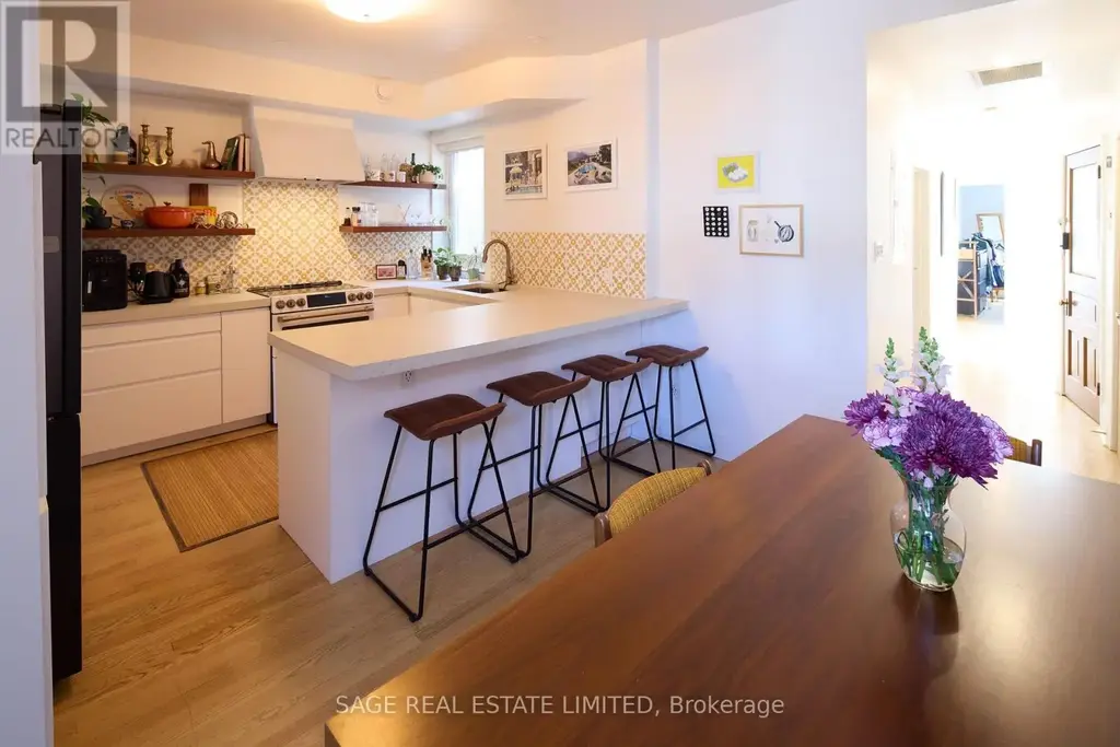 3 - 1158 College Street, Toronto (Dufferin Grove)