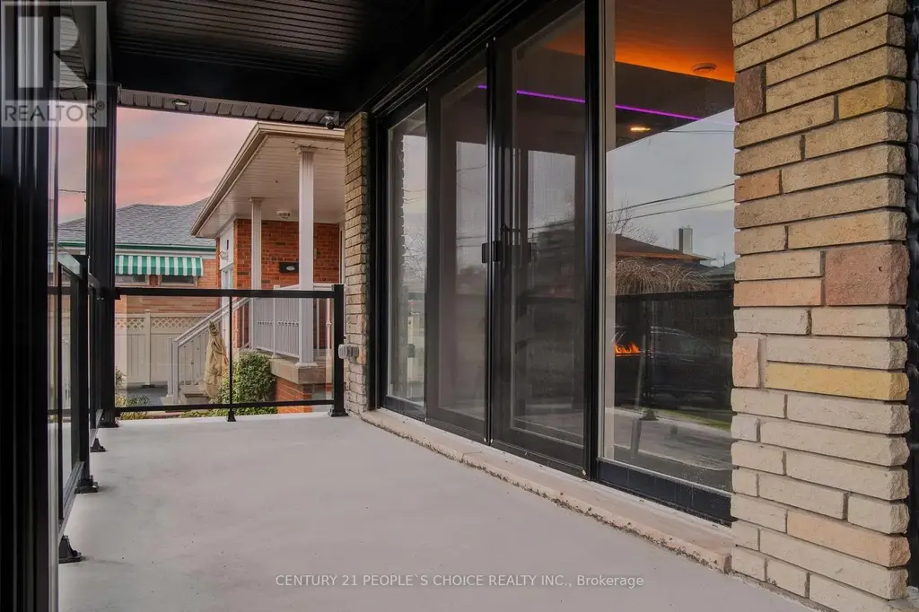 37 Bentworth Avenue, Toronto (Yorkdale-Glen Park)