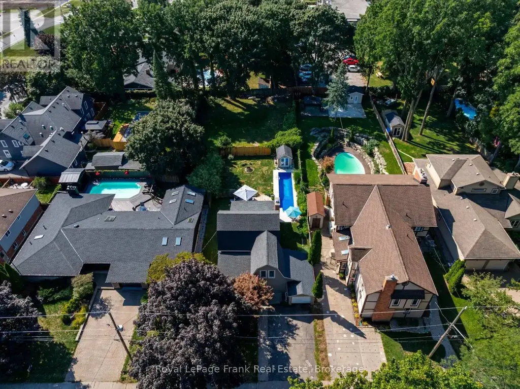 6254 Russell Street, Niagara Falls (Stamford)