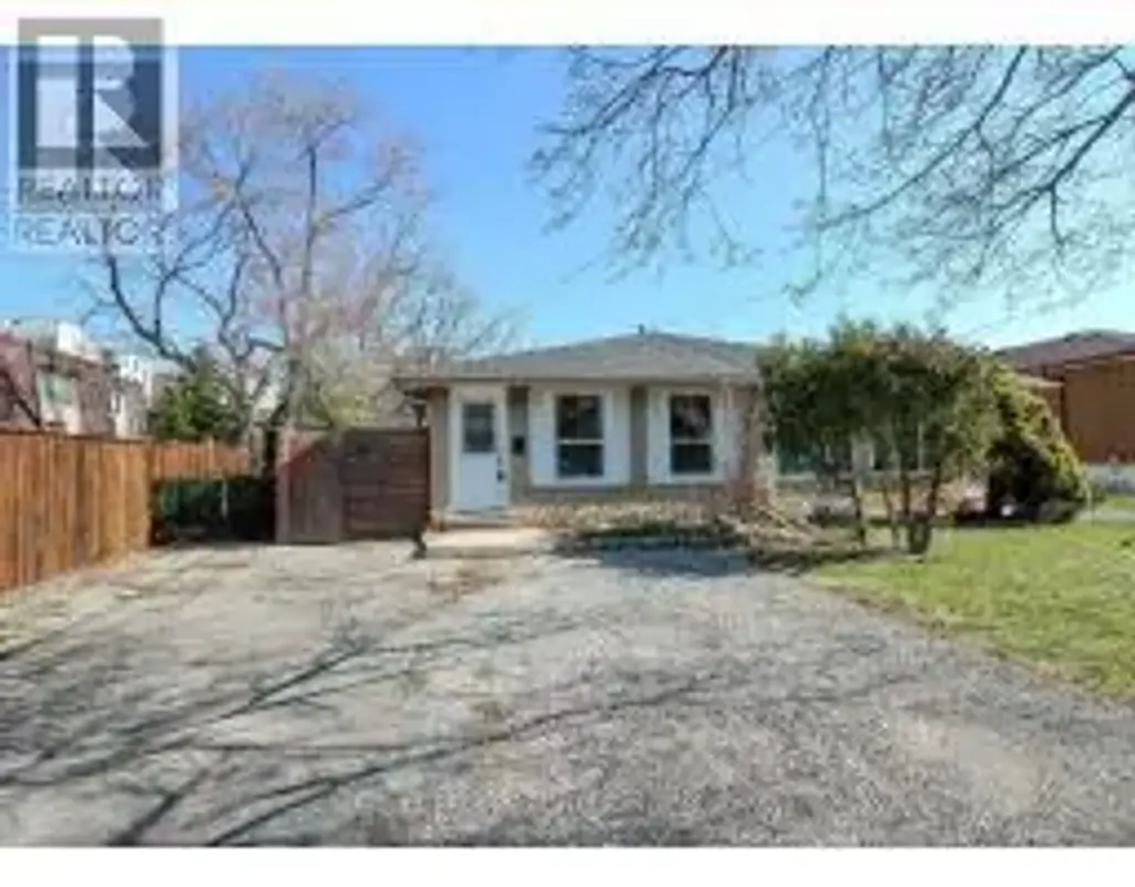 Upper - 881 Lawrence Road, Hamilton (Glenview)