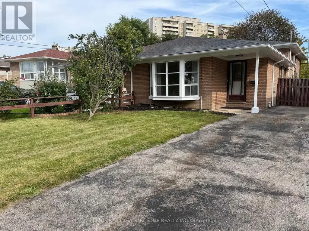 219 Lynedock Crescent, Toronto (Parkwoods-Donalda)